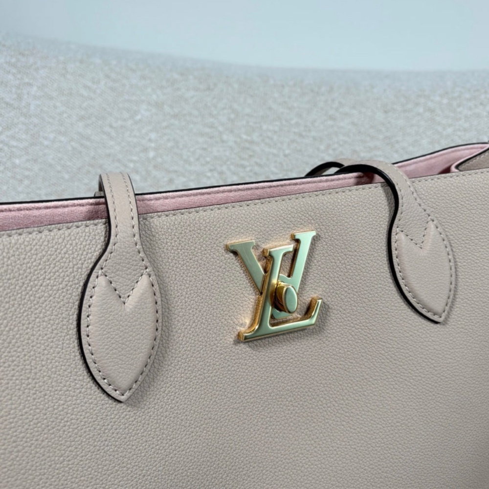 Authentic Pre-Owned Louis Vuitton Greige Grained Calfskin Lockme Shopper - Picture 13 of 16